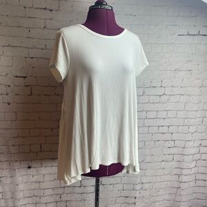Olivia Sky cream colored loose fit scoop neck tee ribbed material size medium